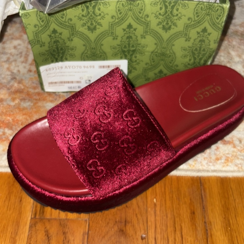 Gucci Sandals maroon red